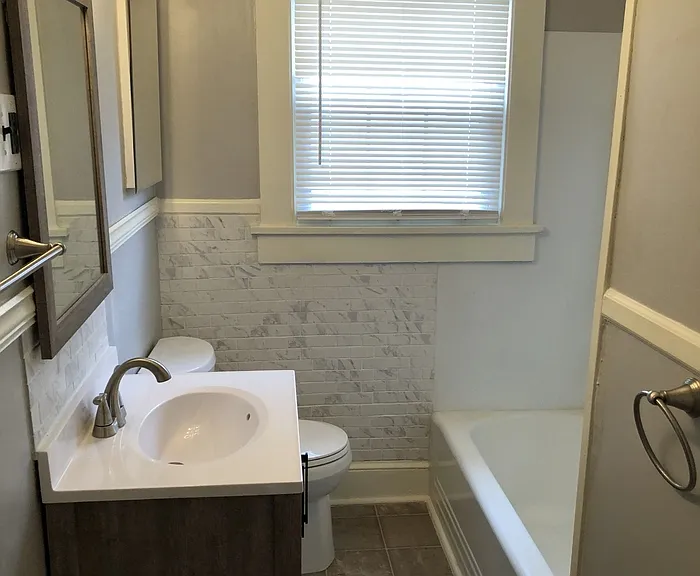 542 E Black St — Photo 7