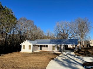 225 Smith Cir, Arab, AL 35016