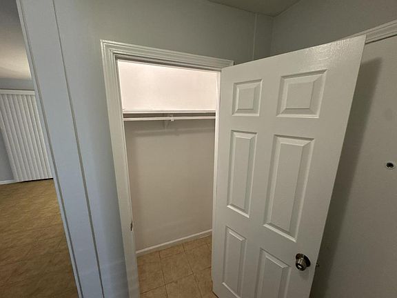 5th image of 21133 Kildare Ave APT 1C