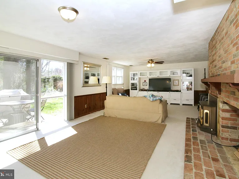 8947 Colesbury Pl — Photo 12