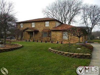 22721 Clear Lake Dr, Farmington Hills, MI, 48335