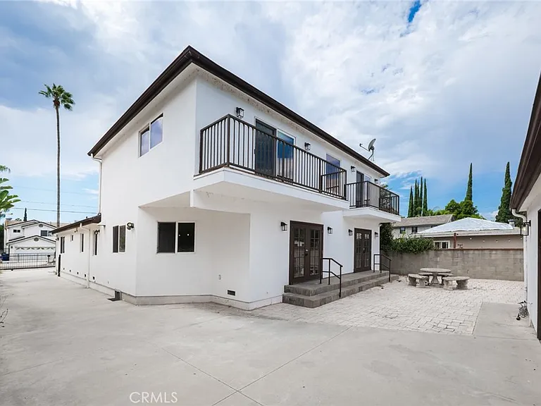 15147 Otsego St — Photo 4
