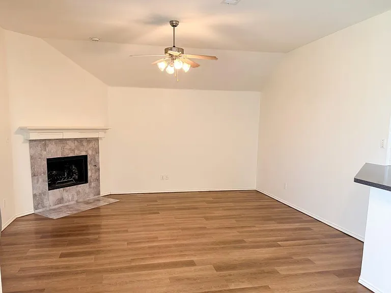 6416 Meadowcrest Ln — Photo 11