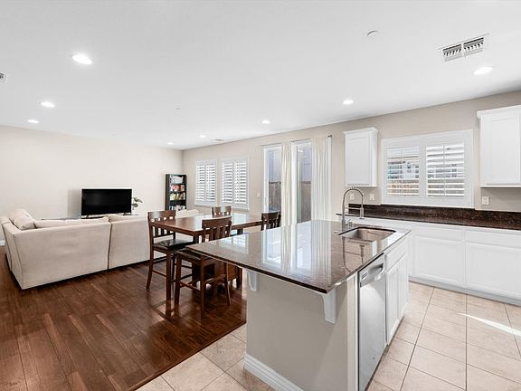 4th image of 1210 Baylor Way