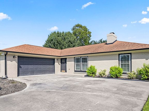 4th image of 1008 Plantation Dr.