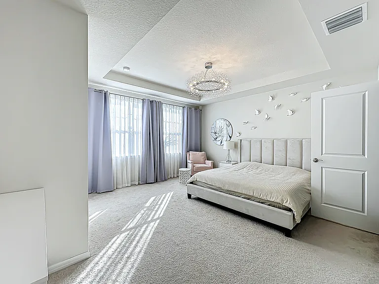 1240 Eucalyptus Dr — Photo 13