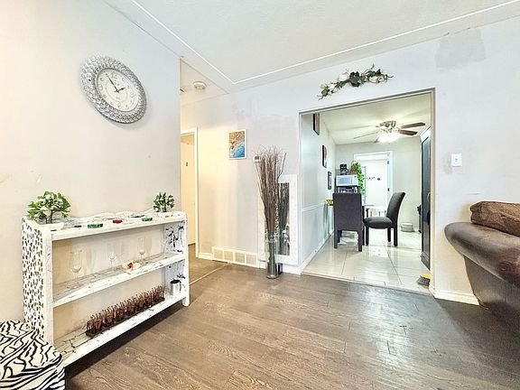 4th image of 265 Glenridge Dr #1