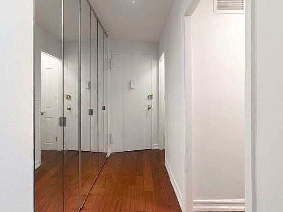 4th image of 7 E 14th St APT 1122
