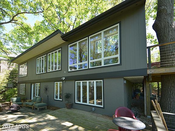 4th image of 1224 Boucher Ave