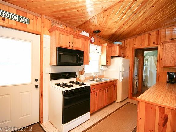 3rd image of 5074 Muskego Dr