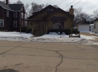 1614 W 3rd St, Dixon, IL 61021