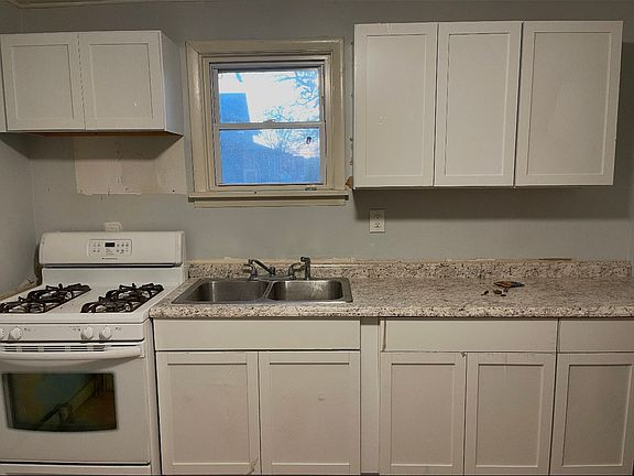 3rd image of 69 W 21st St APT 2