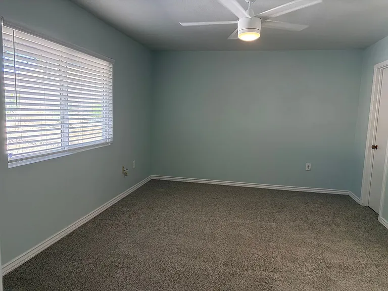 28033 Radford Dr — Photo 14