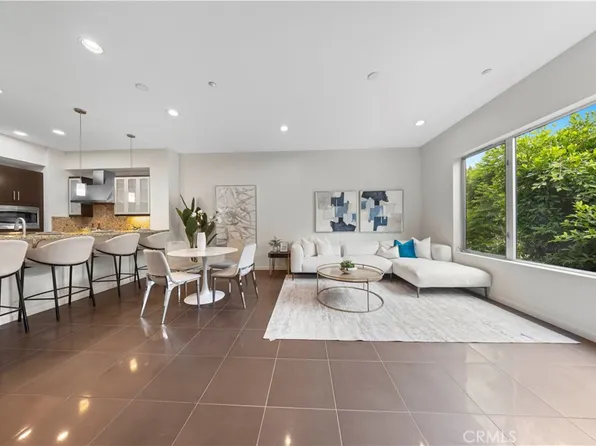 21 Gramercy Unit 204, Irvine, CA 92612