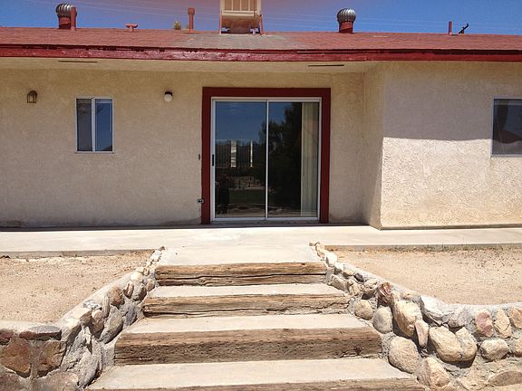 3rd image of 56549 Sunnyslope Dr
