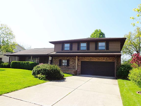 3rd image of 1002 W Kensington Dr
