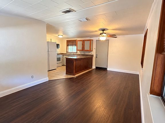 2nd image of 2209 Clearwater St