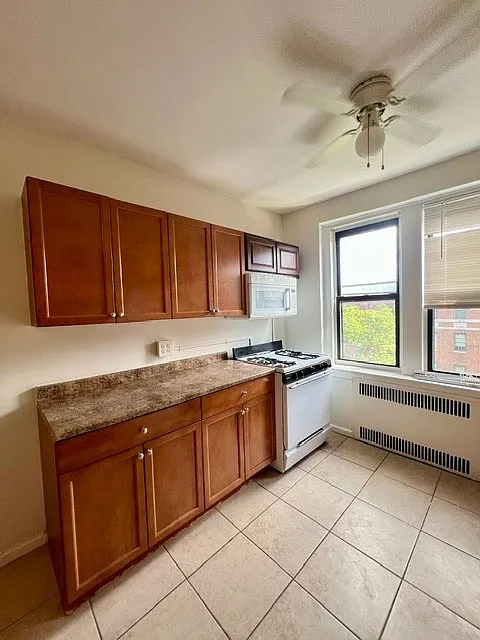 1 bed, 1.0 bath, $2,125 — Photo 2