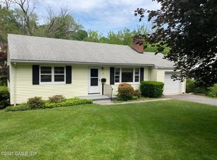 33 Ettl Ln, Greenwich, CT 06831