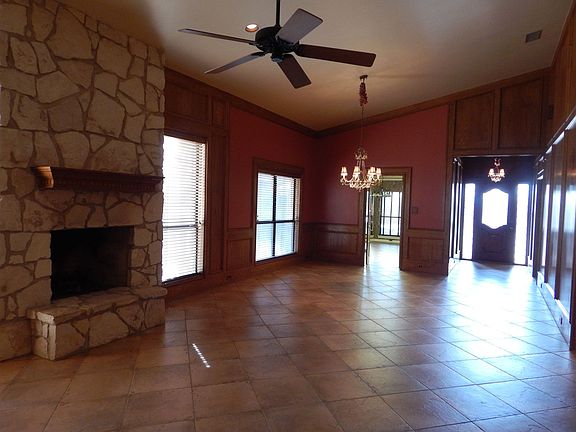 2nd image of 4700 N 6th St