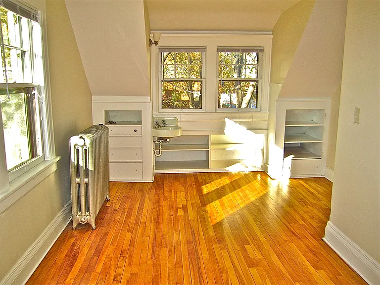805 E River Pkwy — Photo 5