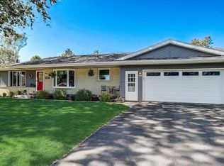 4386 Parklawn Dr, Windsor, WI