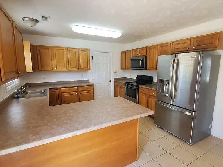 24 Sapphire Dr — Photo 6