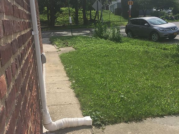 5th image of 276 Pennyfield Ave