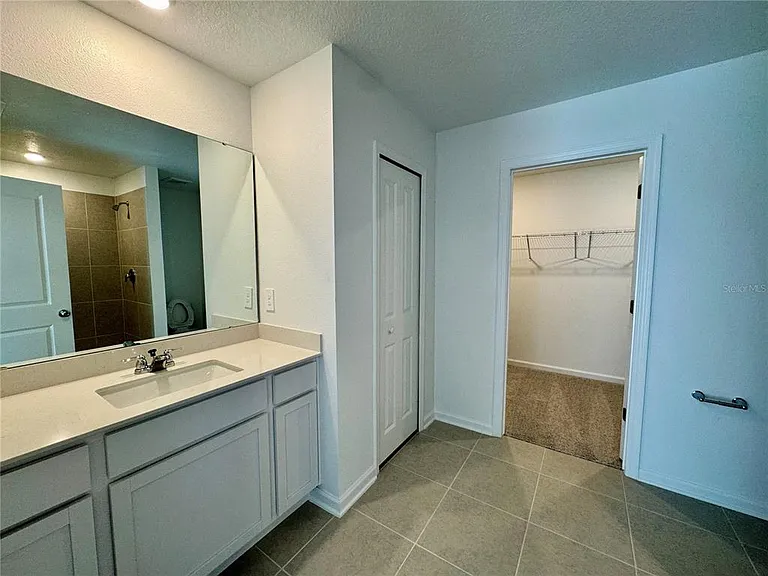 405 Kayden Cv — Photo 38