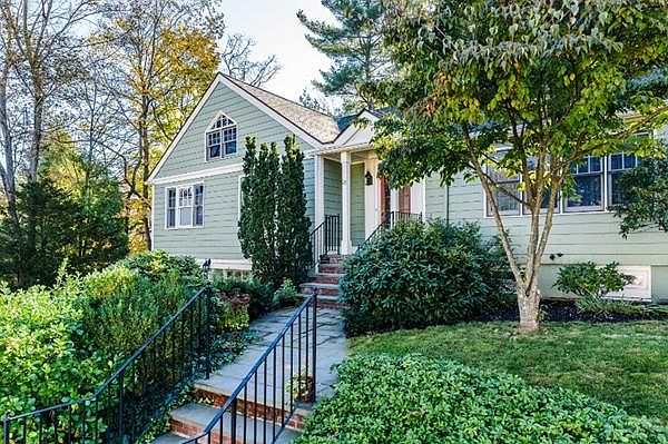 2nd image of 28 Bowditch Rd