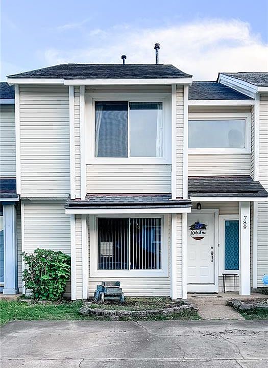 1st image of 789 Quesnel Dr