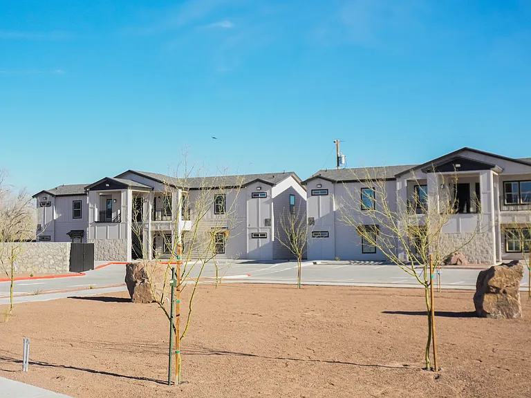Mission Grove Apartments at Horn Cir — Photo 11