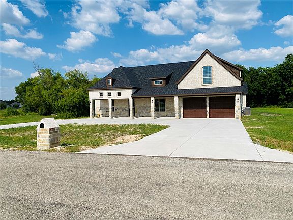 4th image of 900 Southgate Ct