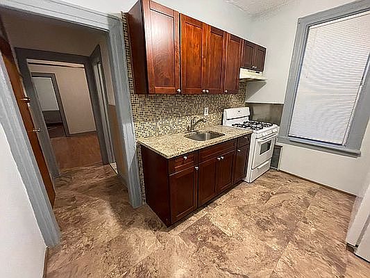 1st image of 2415 29th St APT 1