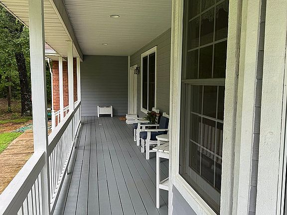5th image of 153 Cantebury Dr
