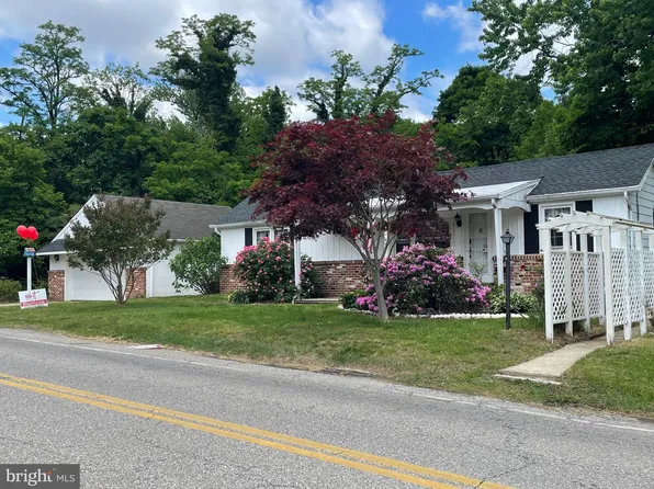 2 Chestnut Ave, Berlin, NJ 08009