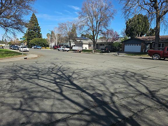 4th image of 1142 Hartley Way