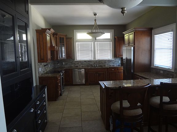 4th image of 105 Belvoir Ave