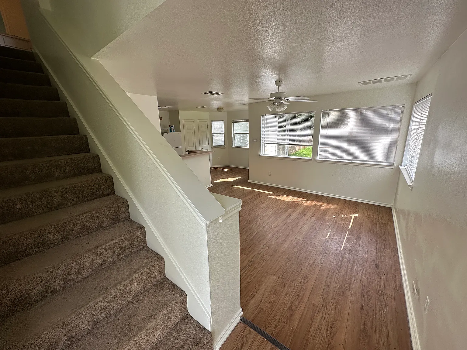 3 bed, 1213 sqft, $1,750 — Photo 4