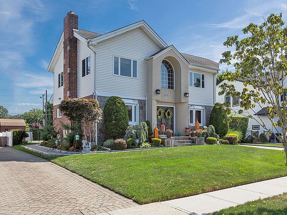 2nd image of 102 Primrose Dr