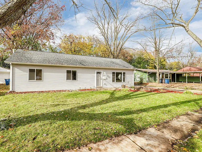 2434 Pinecrest Ave — Photo 34