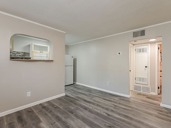 5th image of 1978 Wellbourne Dr NE #3