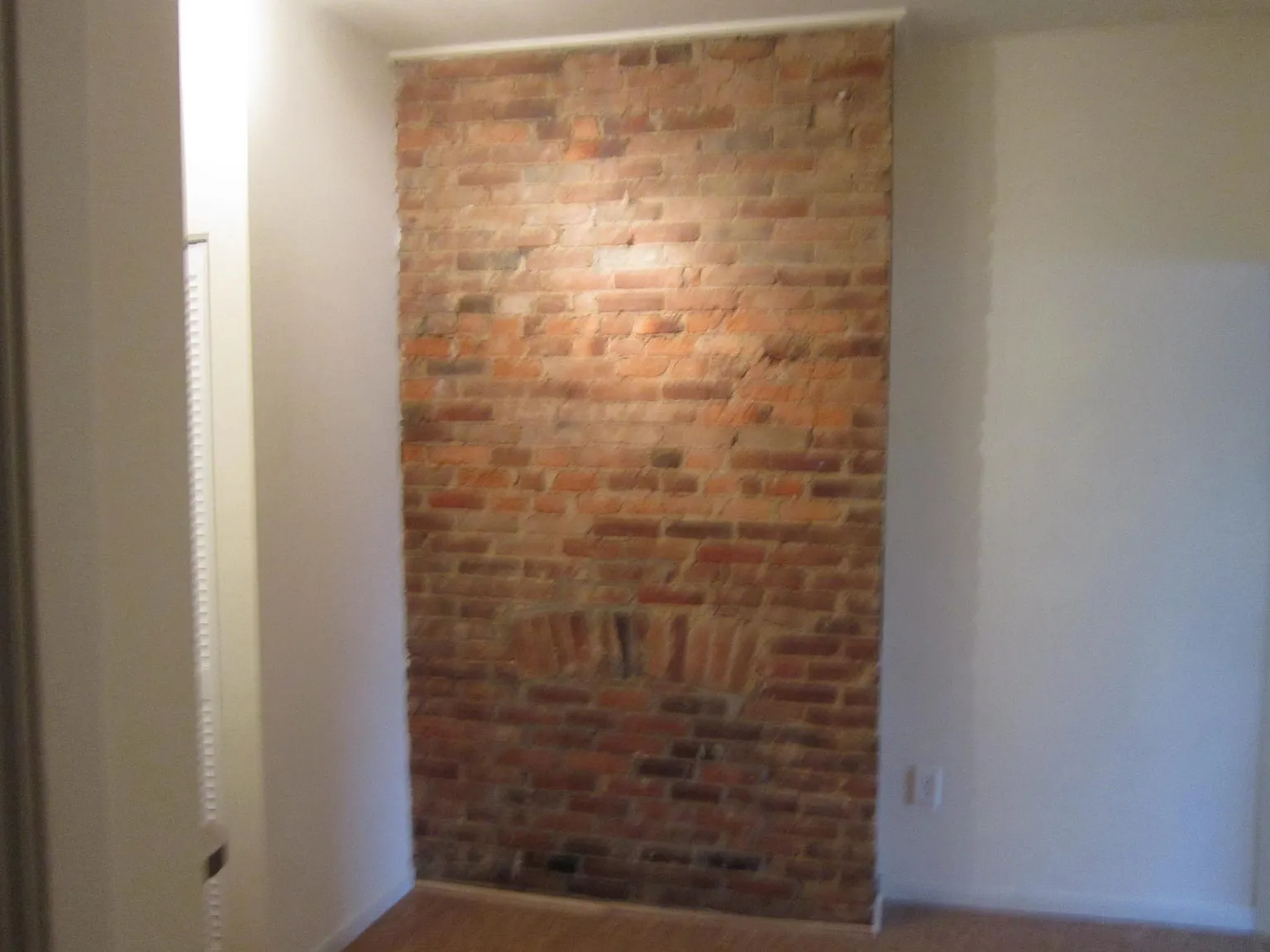 3 bed, 1.5 bath, 1800 sqft, $2,000 — Photo 3