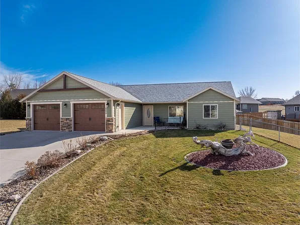 2120 Sierra Dr, Belle Fourche, SD 57717
