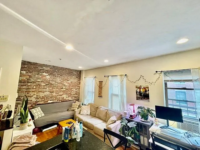 17 Thacher St #3 — Photo 14