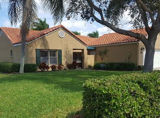 800 Reef Point Cir, Naples, FL 34108