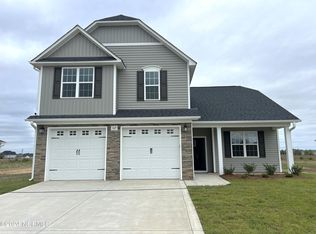 369 Winnsboro Rd, Raeford, NC 28376