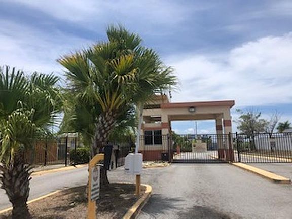 2nd image of 122 Calle Villa Real