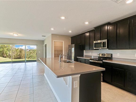 4th image of 619 Black Eagle Dr