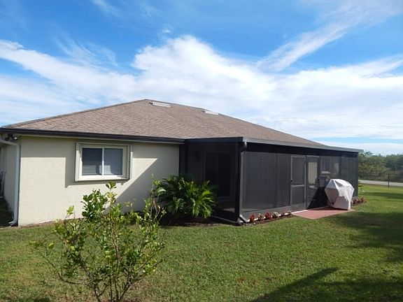 4th image of 474 Petite Ave